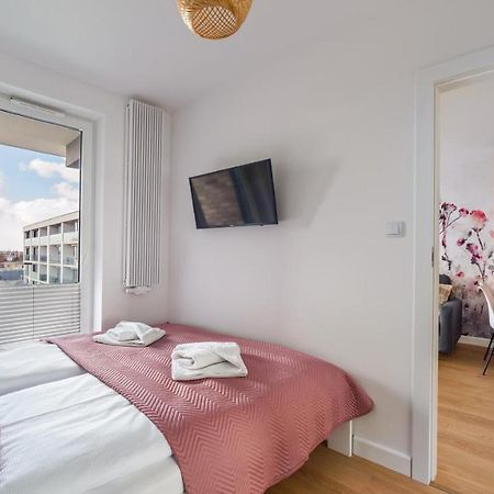 Apartament Flowers Z Parkingiem Perlowa Przystan - Holiday City Kołobrzeg Zewnętrze zdjęcie