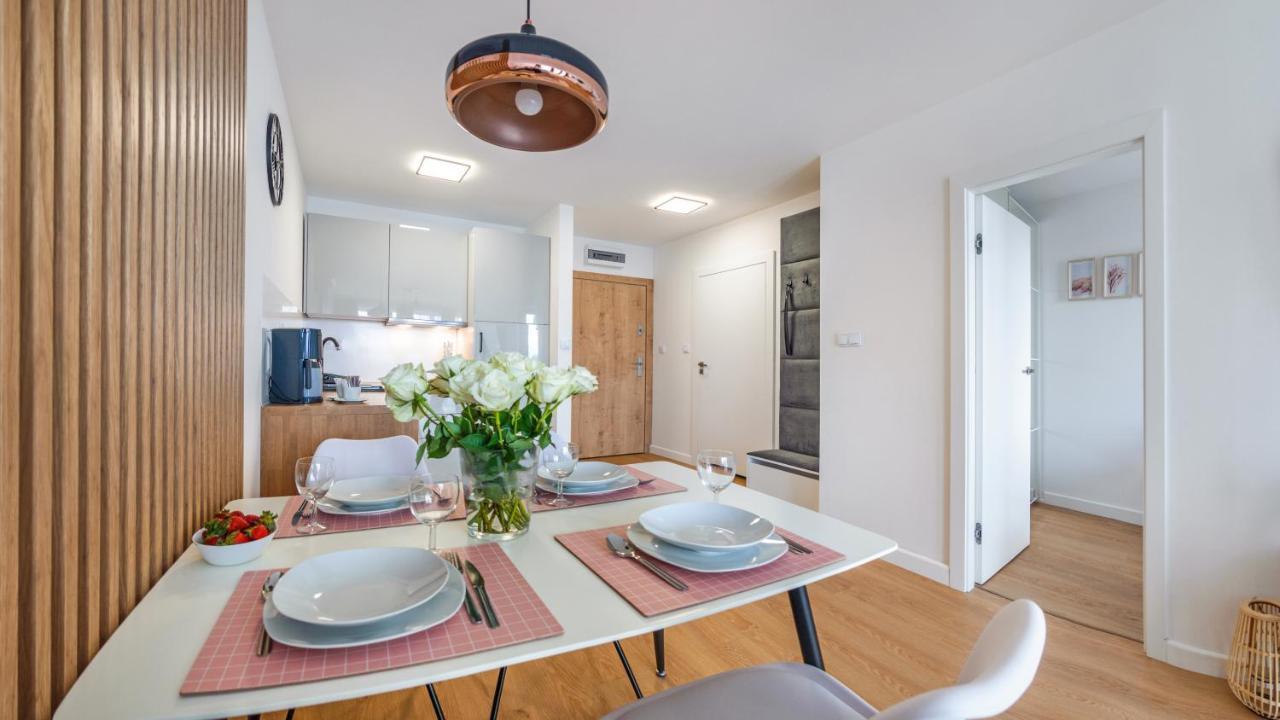Apartament Flowers Z Parkingiem Perlowa Przystan - Holiday City Kołobrzeg Zewnętrze zdjęcie