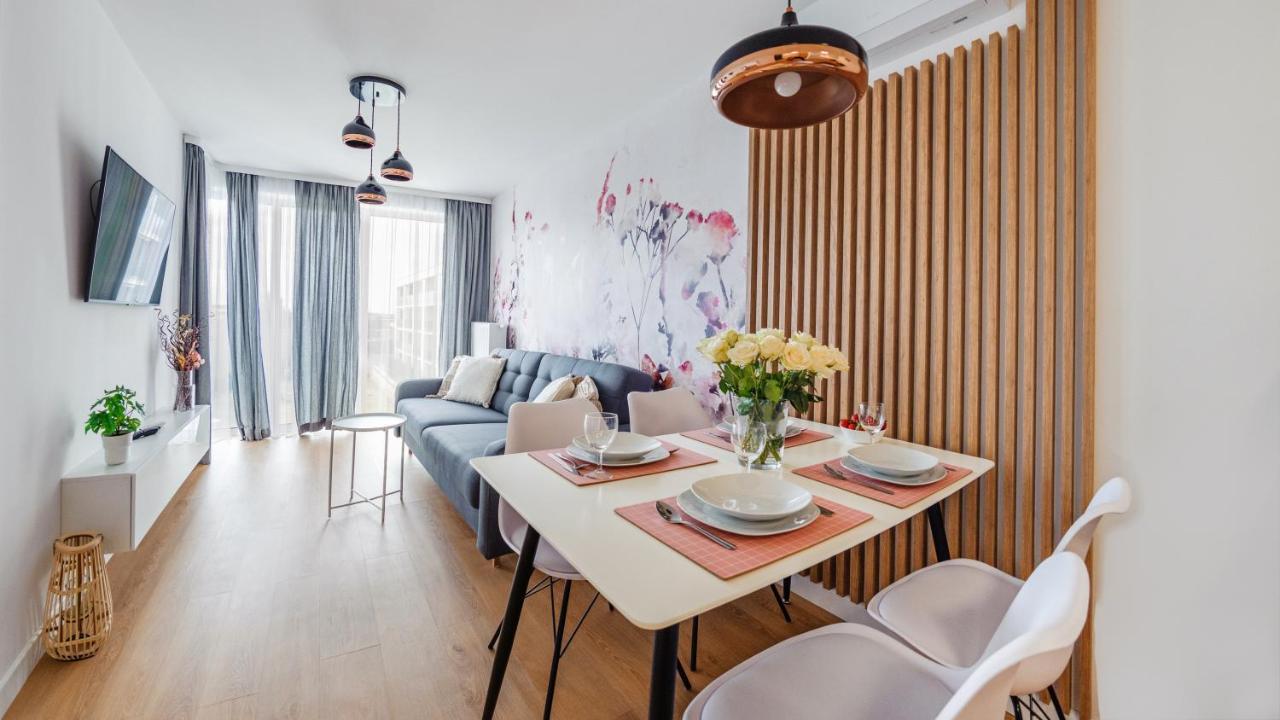 Apartament Flowers Z Parkingiem Perlowa Przystan - Holiday City Kołobrzeg Zewnętrze zdjęcie