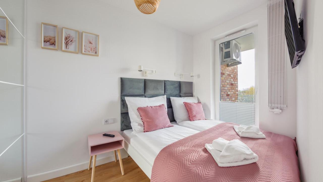 Apartament Flowers Z Parkingiem Perlowa Przystan - Holiday City Kołobrzeg Zewnętrze zdjęcie