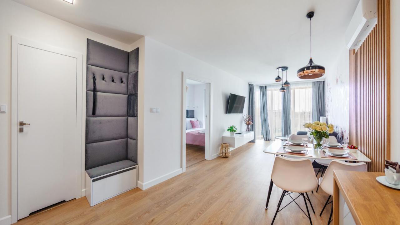 Apartament Flowers Z Parkingiem Perlowa Przystan - Holiday City Kołobrzeg Zewnętrze zdjęcie